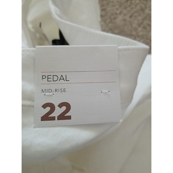 Lane Bryant White Pedal Pusher Capri Pants Women 22 MidRise 5 Pocket Stretch NEW - Picture 7 of 10